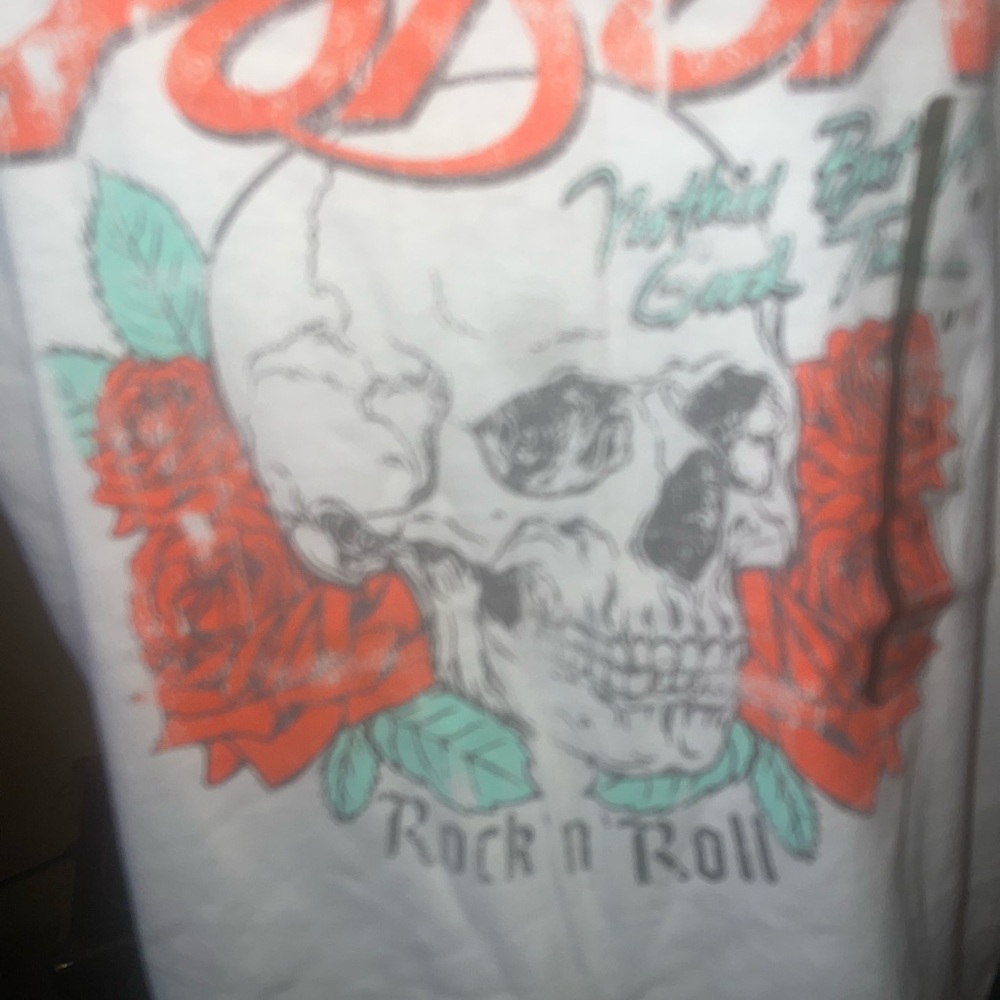 White Graphic Tee with Skull and Roses - Picture 4 of 5
